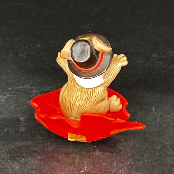 Vintage Hallmark Merry Miniatures Thanksgiving Pilgrim Mouse on Orange Leaf 1982 - Picture 3 of 9